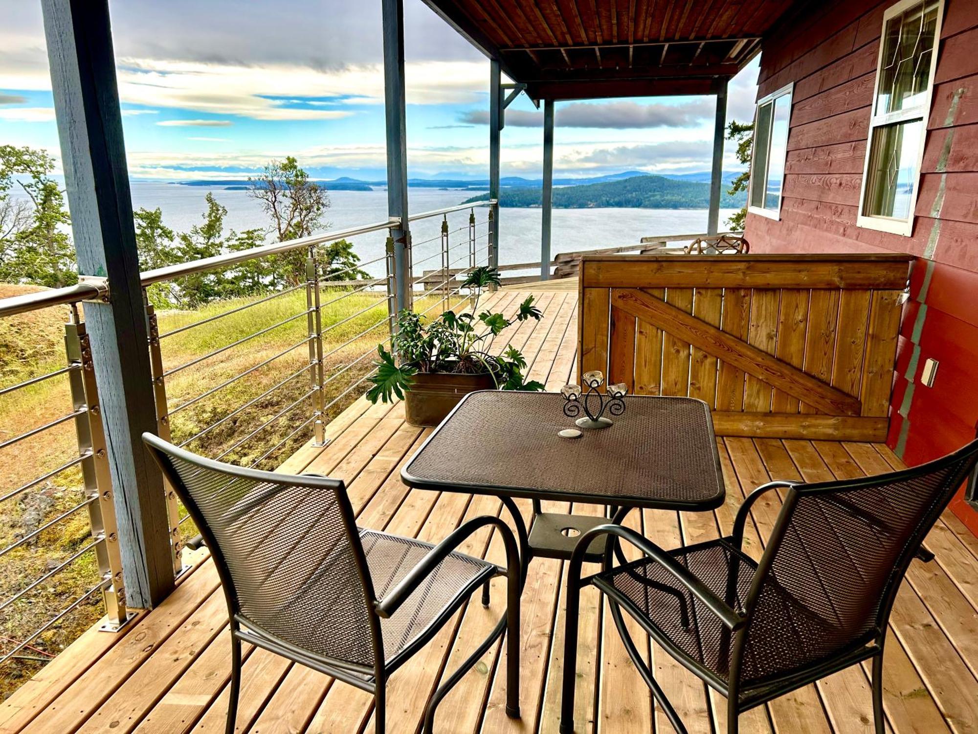 Shangri-La Oceanfront Vacation Home Bedwell Harbour Exterior foto